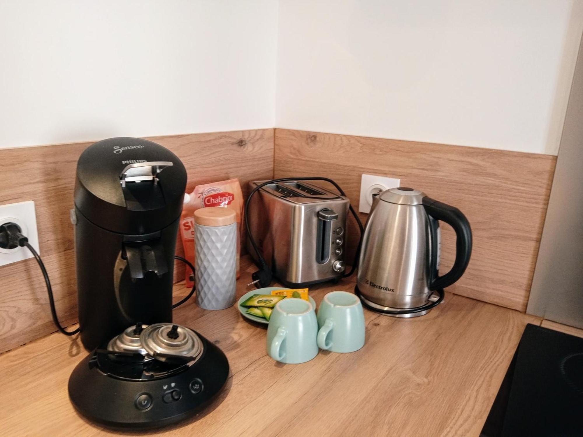 Les Studios De La Gare Linge Cafe The Inclus Wifi Vannes Exterior photo